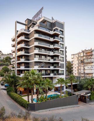 Bornova Evka 3 Site İçinde Havuzlu Satılık Lüks Daire