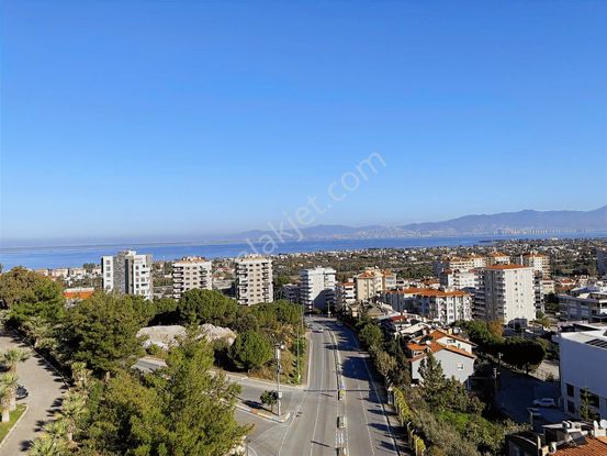 Narlıderede Site İçinde Otoparklı Asansörlü 1+1 Kiralık Daire