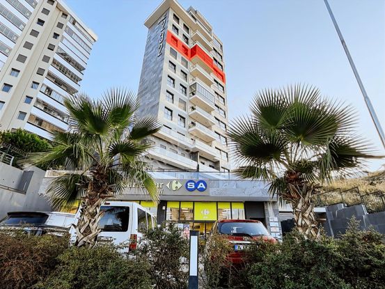 Narlıdere'de Lüks Yaşam Deniz Manzaralı Modern Daire