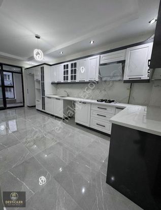 Ad-desticiler Emek Ertaş Dibi 3+1 Geniş Lüx Daire