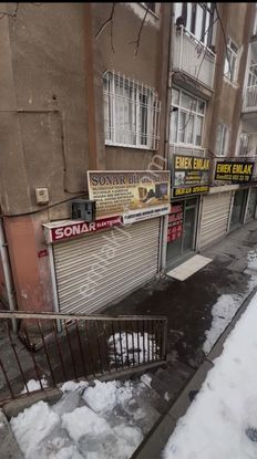 Emek Caddesinde Satılık Dükkan Alt Kat