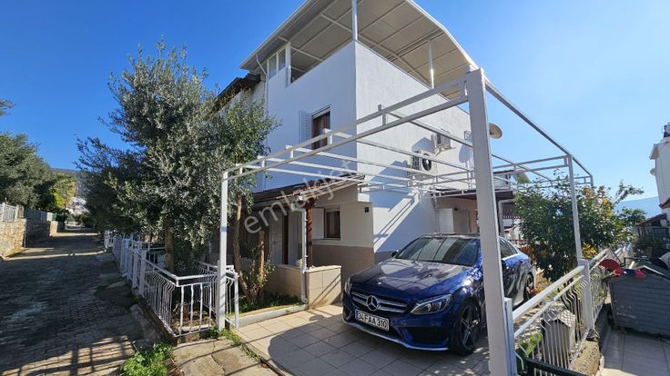 Akbukte Plaj Sadece 150 Metre Bahçeli Esyalı