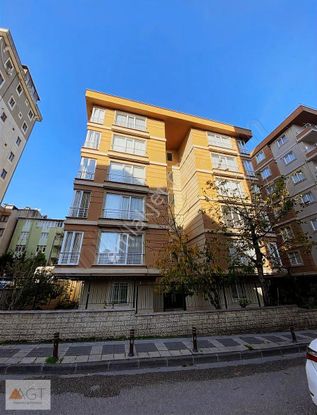 Agt'den İnkılap Mah Site İçinde Boş 70m2 2+1 Satılık Konut