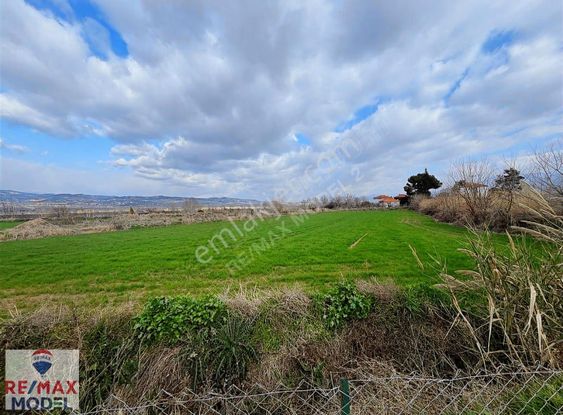 Remax Model Den Güzelköy De 750m² Satılık Konut İmarlı Arsa