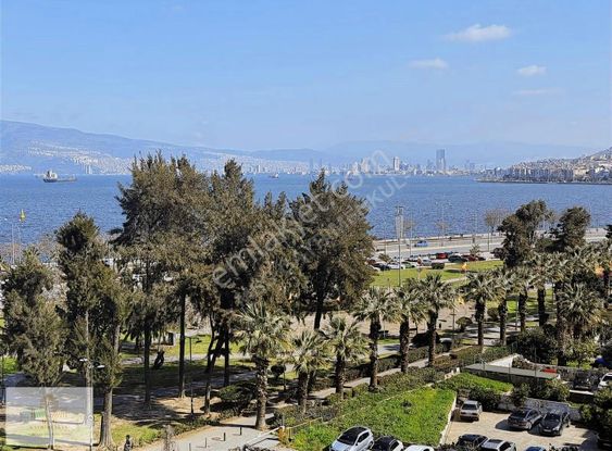 Msg'den Cadde Üzerinde Deniz Manzaralı 3+1 Asansörlü Geniş Daire