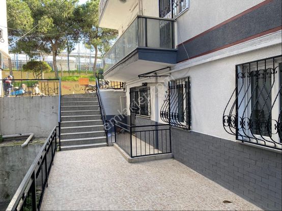 Yeşilyurt Osman Kibarda Giriş Katı Satılık 2+1 Satılık Daire