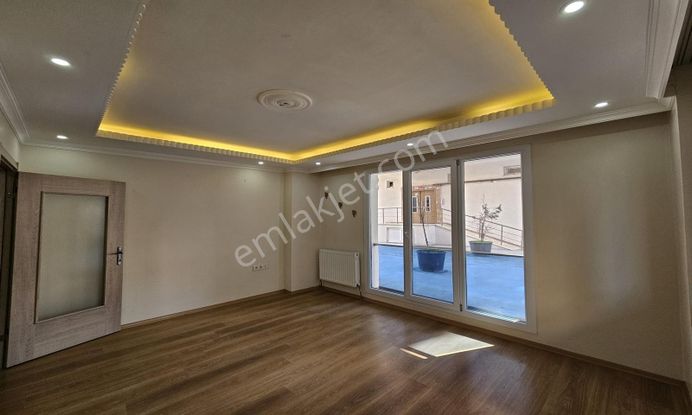 İstasyon Mah. Ebeveyn Banyolu K.otoparklı 2+1 Daire