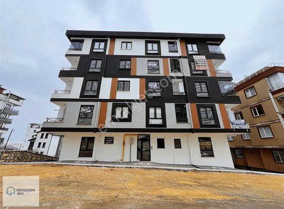 Revizyon'dan **üniversite Ve Plaj Bölgesinde** Satılık 1+1 Daire