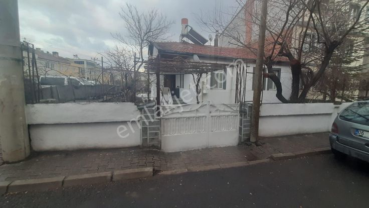 Sahibinden Satılık Müstakil Bahçeli 3+1 | Tek Kat | Köşe Başı | Doğalgazlı