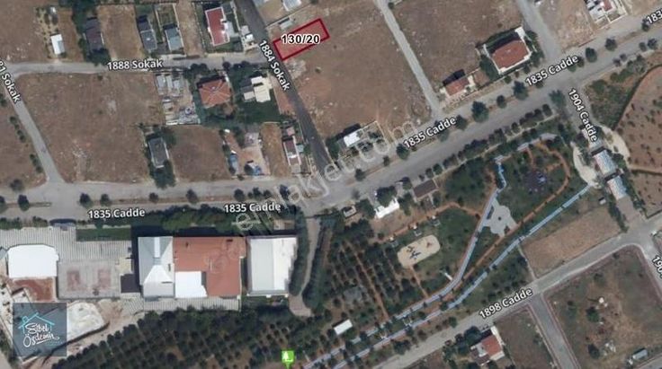 Öysekent'te Satılık Villa İmarlı Arsa 330m²