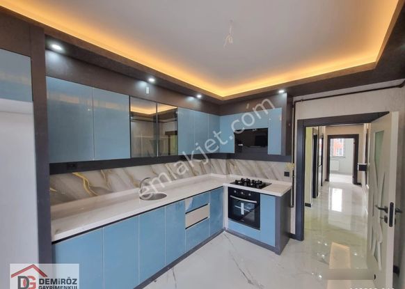Mendereste Ultra Lüx İşçilikli Katta Geniş 2+1 Daire