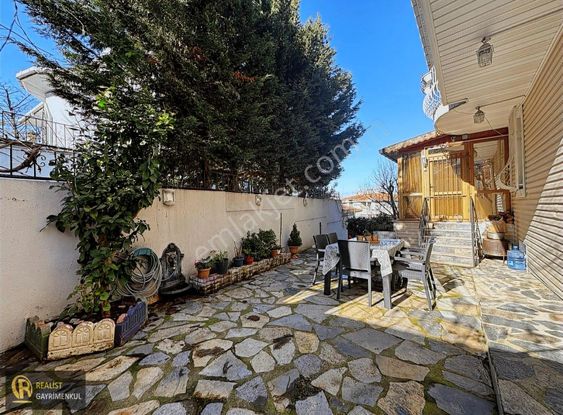 Çengelköy Ata-2 Sitesinde___çıkışa Yakın Triplex Villa