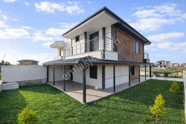 Umas Solutıon'dan Köşe Parsel - Müstakil Bahçeli 3+1 Sıfır Villa