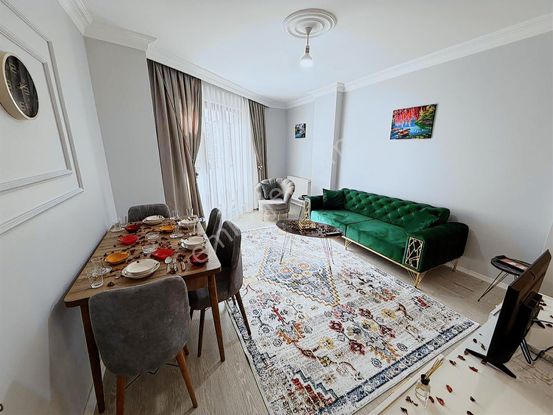 Cadde Dibi+32bin Kiracılı+full Eşyalı+1.kat+ön Cephe+ayrı Mutfak