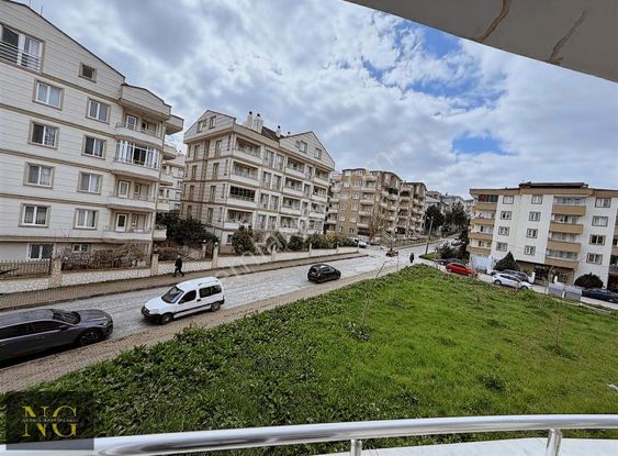 Nergis Gayrimenkulden Yeşilkent Sitesinde 1+1 Eşyasız Daire