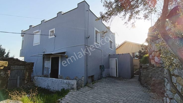 Cumhuriyet Merkezde, Bahçe Katı Daire