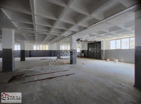 Halkalı Atakentte Kiralık 1000 M² İmalathane / Atölye