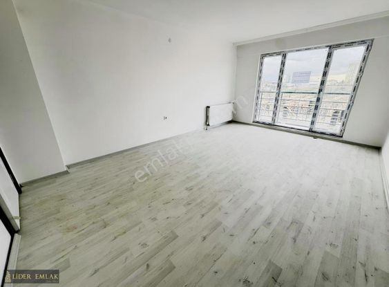 Lider Emlak'tan **ön Cephe** 3+1 Satlık Daire