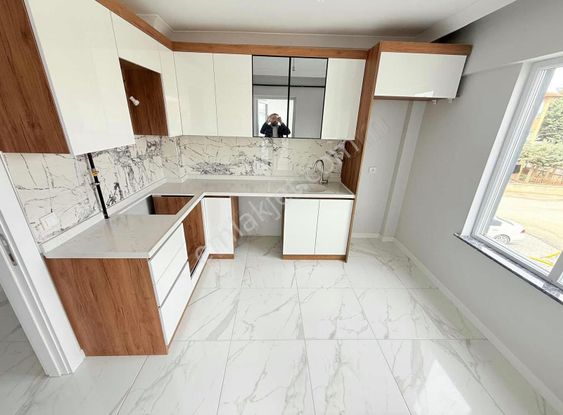 Örencik'de Satılık İskanlı Arakat Açık Cephe 3+1 Daire