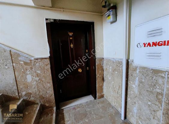 Topçu Mahallesinde Site İçerisinde Ara Katta Merkezi Daire !!!!