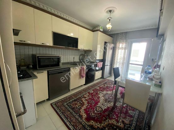 Cadde Üzerinde 3+1 Asansörlü Kaçırılmayacak Satılık Daire