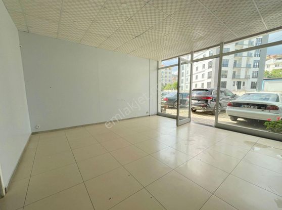 Mertcan'dan Şeyhli Mah.caddeye 1dk Giriş Kat Orta Dükkan