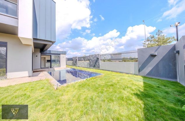 Döşemealtın'da Müstakil Havuzlu Kiralık Köşe Villa Vega Invest