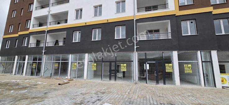 Msyapı Emlaktan Üniversite Bölgesinde Kiralık Dükkan
