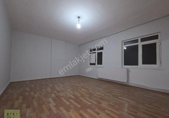 Ankara Sincan Mareşalda 3+1 Normal Yapılı Kiralık Daire