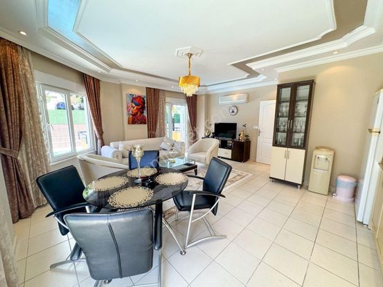 Alanya Merkez’de Denize 700 M 2+1 Satılık Daire