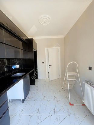 İnegöl Akhısar'da Kıralık 3 + 1 Asansörlü Daıre