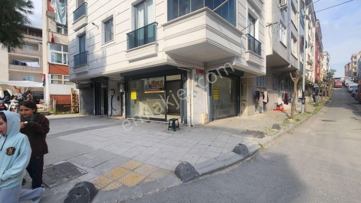 Enes Yeterden Cadde Üzerinde 50 M2 Dukkan