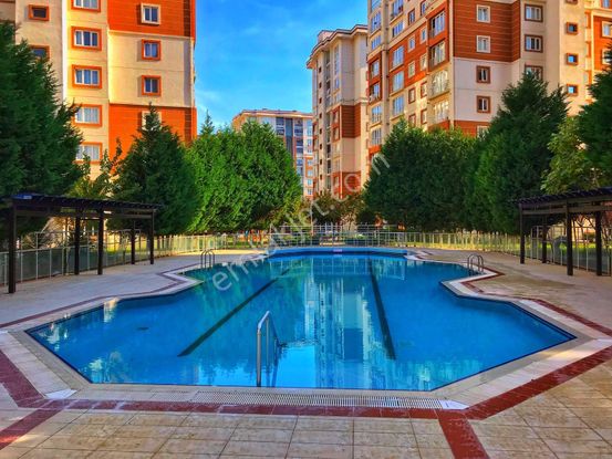 Ergene Vadisinde Satılık Havuz Cepheli Satılık 4+1 Daire