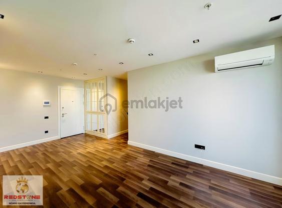 Meydan Halkalı Sitesi Yatırımlık En Büyük Tip Satılık 1+1 Daire