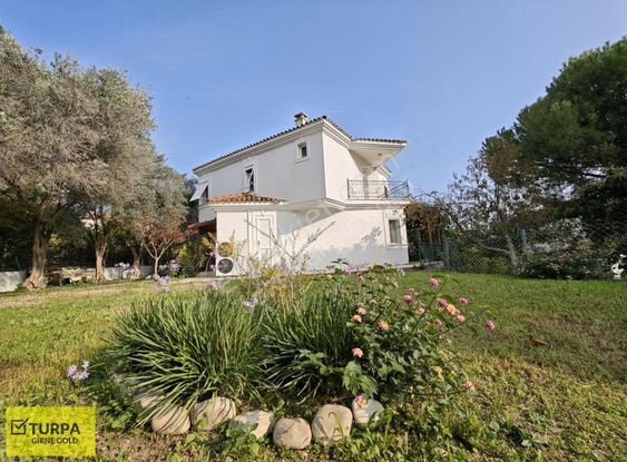Kuşçular'da 907 M² Arsa Alanlı Satılık 3+1 Dubleks Villa (site)