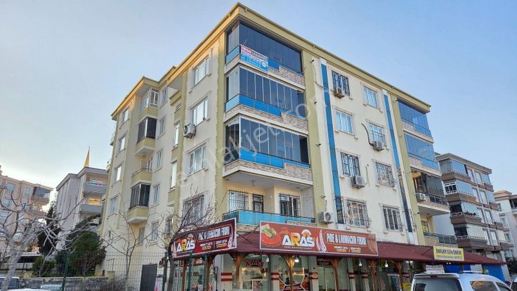 Cadde Üstünde, Ferah Ve Aydınlık Satılık 3+1 Daire!