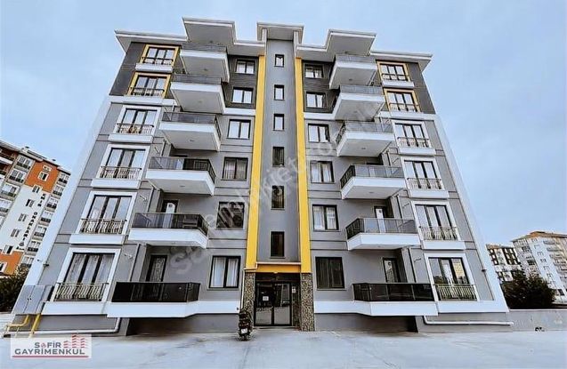 Çünür Mahallesinde Merkezi Konumda Kiralık Daire