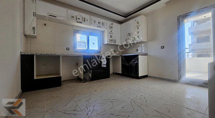 Orhangazi De Özel İşçilikli Geniş Oturum 3+1