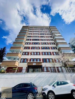 Dikmen Caddesi Üzerinde 3,5+1 Daire