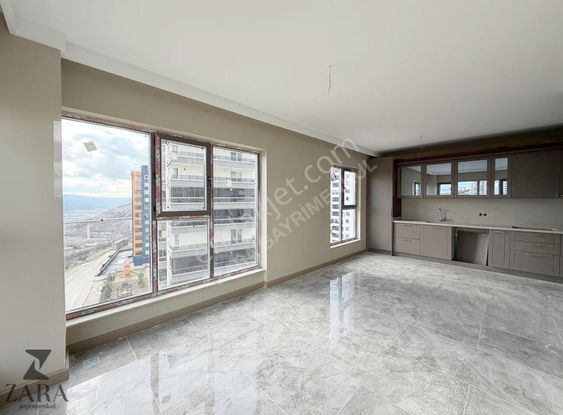 ▄zara▄ege'de Çankaya Bulvar Manzaralı 3+1 140m² Site Dairesi