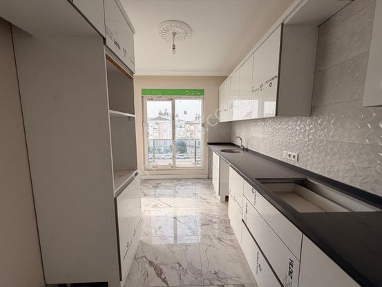 Tramvaya 150 Metre 3+1 135 M2 Asansörlü Güney Cephe