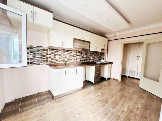 Valentia'dan Cadde Üzeri Ara Katta Asansörlü Kiralık 2+1 Daire !