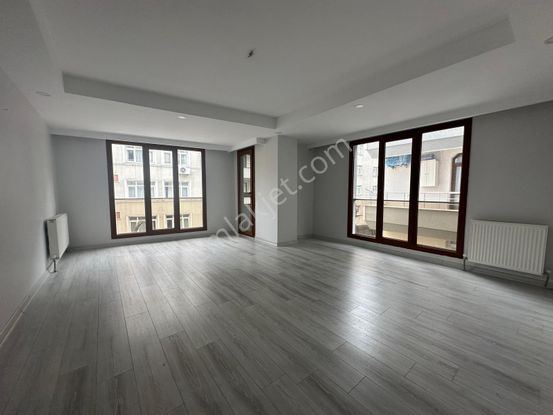 Bahçelievler'de 5 Yıllık Binada 3+1 Ön Cephe Geniş Ara Kat Daire