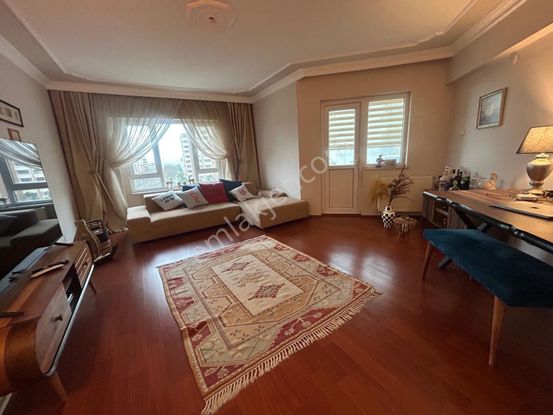 Bursa Ni̇lüfer Yüzüncü Yıl Si̇te İçi̇ 3+1satılık Daire