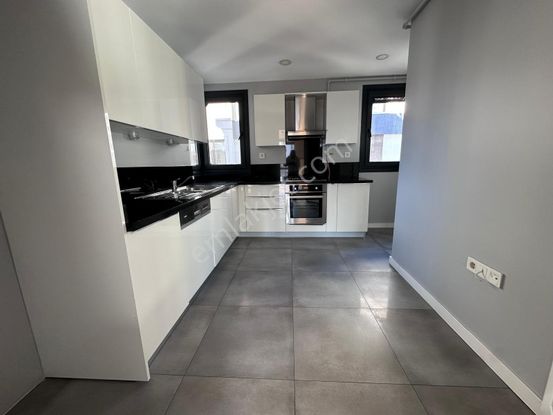 Erenköy De Yeni Genç Binada Geniş 2+1