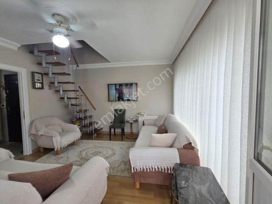 Mertcan'dan Erenler Cad.üzerinde Metroya 8dk İskanlı Dubleks 3+2