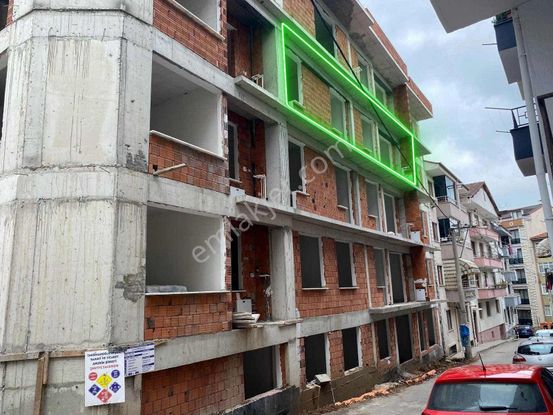 Karamürsel'de Arakat Yerden Isıtmalı 2+1 Sıfır Daire