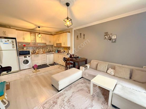 Mertcan'dan Caddeye 3dk Metroya 7dk İskanlı Ara Kat 1+1 Daire