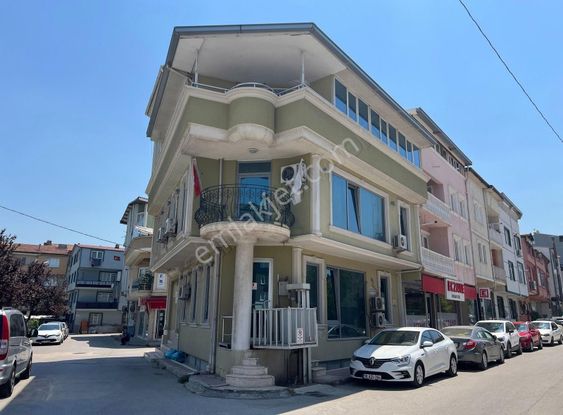 ** Beşevler Konak Mahallesinde 3 Katlı Bina (ticari + Mesken)