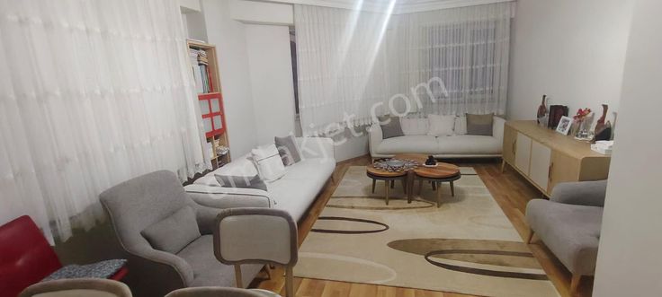 Şirintepe Mahallesinde Cadde Üstünde 2+1 Ebeveyn Banyolu Daire